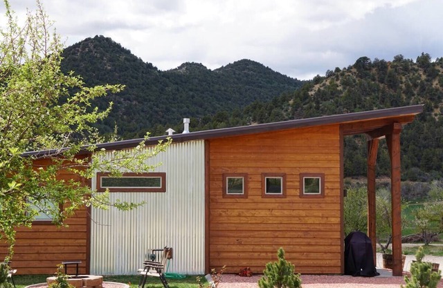 Modern Tiny House in Apple Orchard Between Zion and Bryce