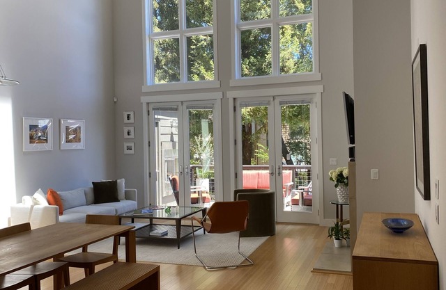 Modern Townhome - walking distance to Healdsburg Plaza