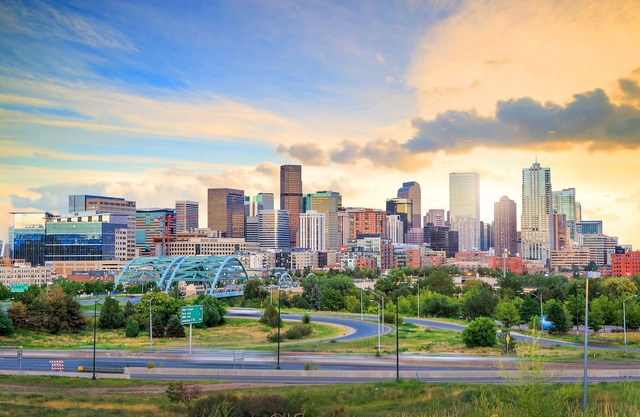 Modern Townhouse - Walkable to Mile High Stadium - Rooftop Views with Firepit