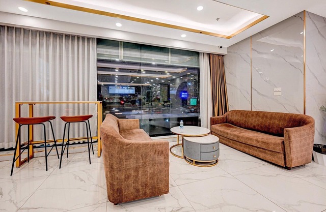 Modern Twin Haven | Central Bangkok Base