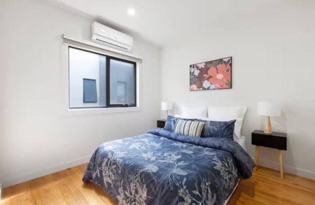 Modern Urban Oasis: 2BR Haven for Chic Livingn