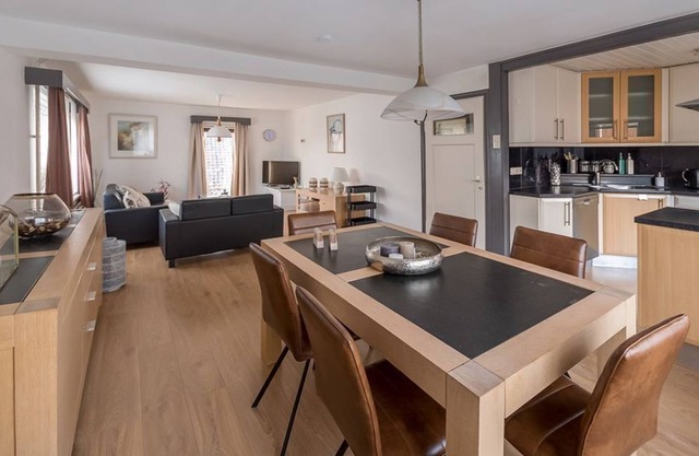Modern, very spacious apartment for up to 6 adults