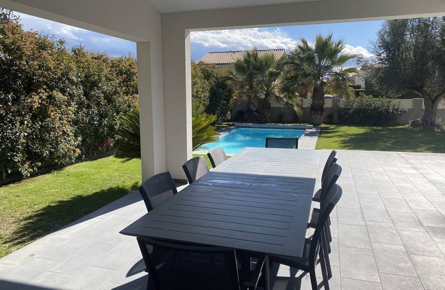 MODERN VILLA 5 MINUTES WALK FROM VILLENEUVE DE LA RAHO LAKE
