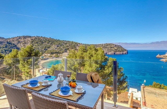 Modern Villa Dos Mundos with Rooftop Terrace, Heating, Balcony & Sea View