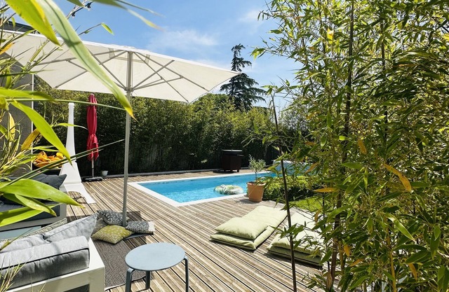 Modern villa in a quiet area close to all amenities. Not overlooked.