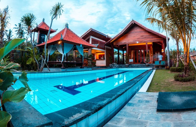 Modern villa in Bali with private swimming pool and luxury beds