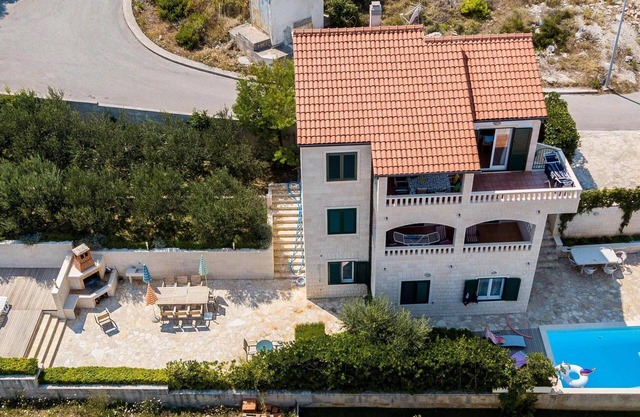 Modern Villa, pool, terrace, small orchard, pebble beach, lovely views,sleeps 8