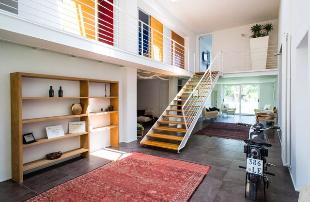Modern Villa with swimming pool among the olive trees with wifi