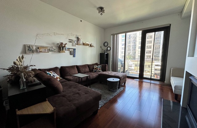 Modern, Walkable 2BR/2B condo in Pearl District, Portland w/AC, Wifi, Smart TV