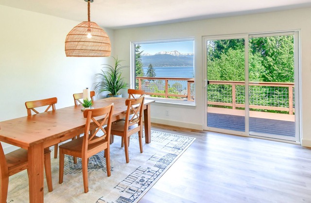 Modern Washington Home w/ Deck & Stunning Views!