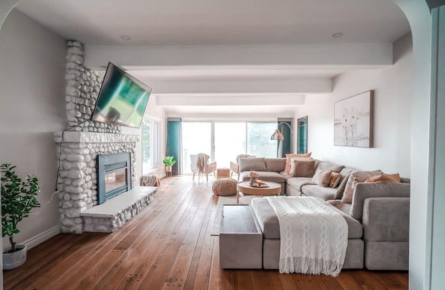 Modern Waterfront Cottage With Heated Pool by 1000 Islands!
