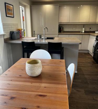 Modern, well-equipped and comfortable 3-bed home in lovely Shropshire village