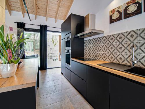 Modern Wellness Stay, Érezée, cleaning included