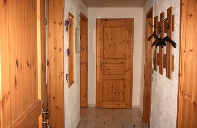 Moderne 60qm Ferienwohnung mit Gartenlaube