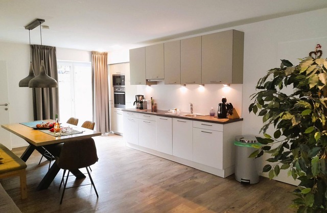 Moderne Ferienwohnung für 6 Personen mit 2 Terassen uns Hammer Aussicht