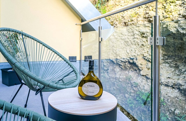 Moderne Helle Ferienwohnung mit Balkon