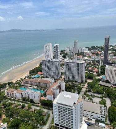 Moderne og delikat leilighet på stranden i Jomtien