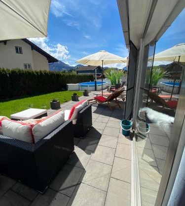 Modernes Alpenapartment mit Sauna Wintergarten und Pool