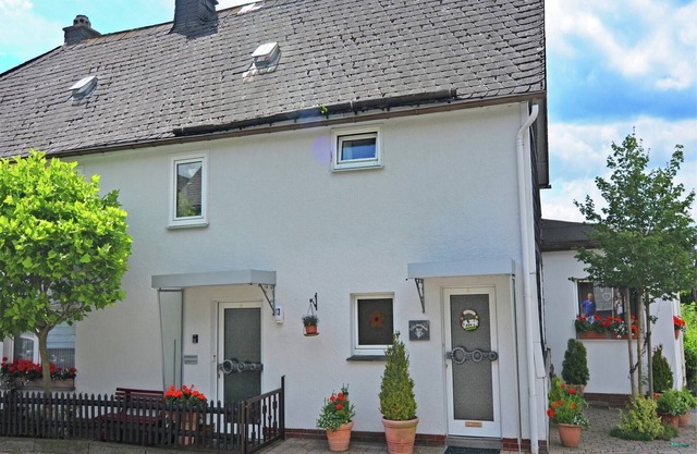 Modernes Appartement in Usseln mit Terrasse