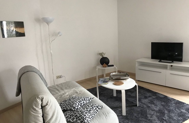 modernes Zwei-Zimmer-Appartement mit eigener Terrasse und Garten
