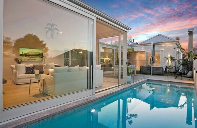 Modernised Heritage Villa in Auckland