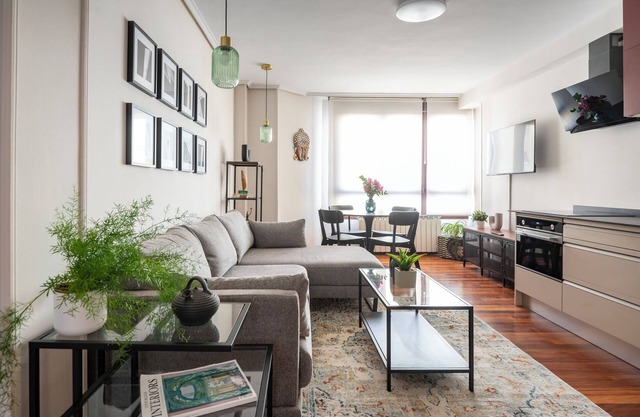 Moderno piso con parking/3 dormitorios