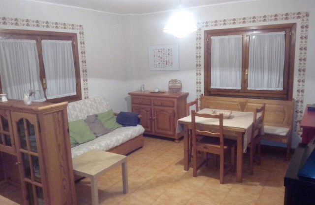 Modest apartment in the Aragonese Pyrenees mountains. Altruistic rent.