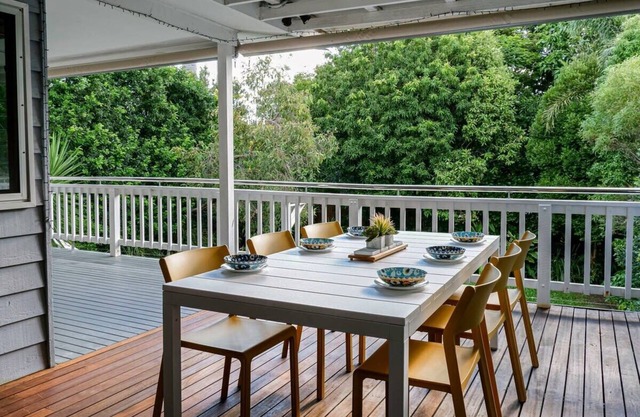 Moffat Beach Gem - Steps to Surf, Walks, Cafes
