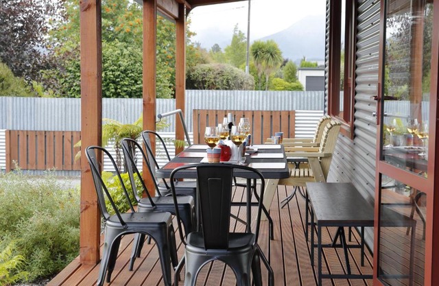 Mokonui Cottage - Te Anau Holiday Home