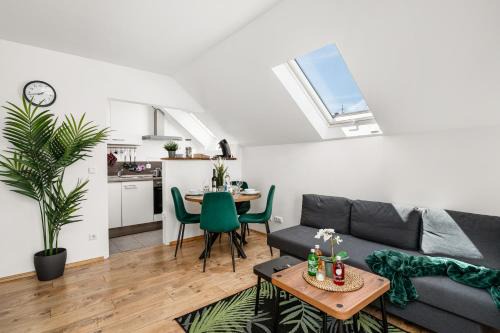 MOLA Apartments-Moderne Ferienwohnung im Herdecker Zentrum für 3 Personen-mit Balkon-Grill-Gratis Parkplatz-WLAN