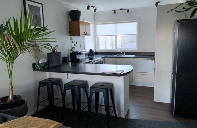Molesworth Cottage - nCentral location & close to beach
