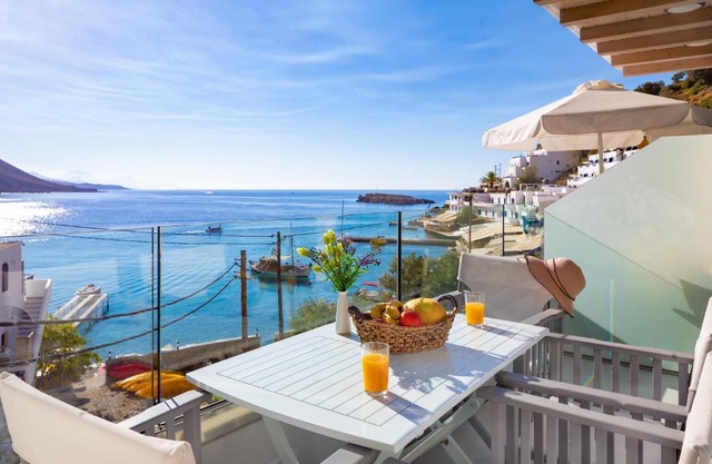 Molos Apartments