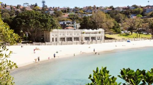 Moments to Balmoral - Art Deco Apartment Mosman