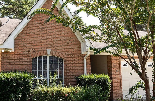 Momma's House! Great location in quiet neighborhood.