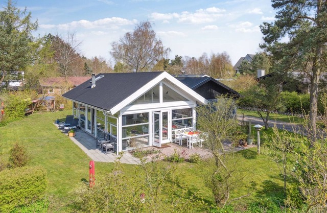 "Momme" - 1.2km from the sea by Interhome