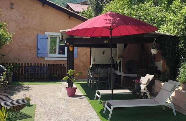 Mon gîte à Pélasque, meublé de tourisme classé, 45 minutes de l'aéroport de Nice