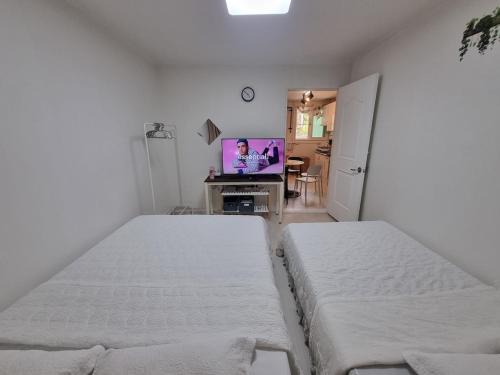 Mona Lisa A 2 rooms 3 beds 5 people 5 minutes on foot from Janghanpyeong Station Netflix YouTube Premium