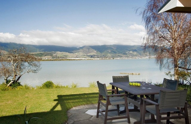 Monaco Waterside Magic - Holiday Home with Magnificent Water Views