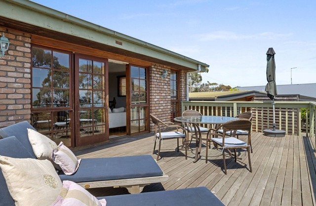 Monamit - McCrae Holiday House