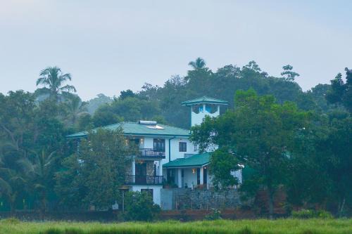 Monkey Island Hotel