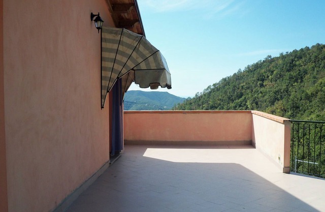mono room suitable for couples who want peace, not disturbed, with land