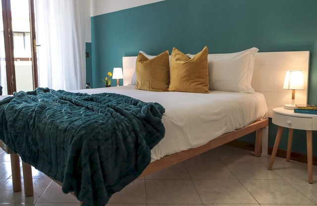 Monreale House - Two Bedroom Apartment, Sleeps 4