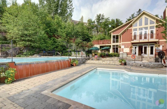 Mont Tremblant-les-Eaux 213-1A Condo hot tub open walk to ski slopes & golf n