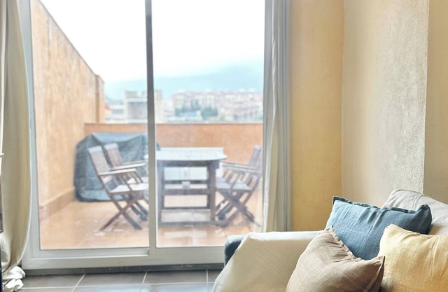 Montblanc - Sleeps 4 - Parking - City Centre