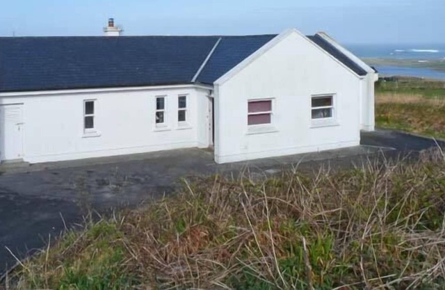 MONTBRETIA LODGE, pet friendly in Louisburgh, County Mayo