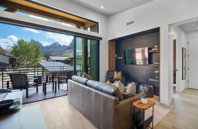 Montclair at Zion a Stunning Luxury Villa, 2 Bed, 1 Bath Retreat Awaits You