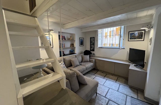 Monterosso Al Mare: Mansion in the historic center just steps from the sea