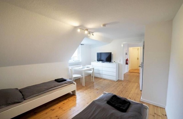 Monteurwohnung für 6 Pers. mit WLAN, Küche & TV – Bad Oldesloe, Nähe Hamburg & Nähe Lübeck