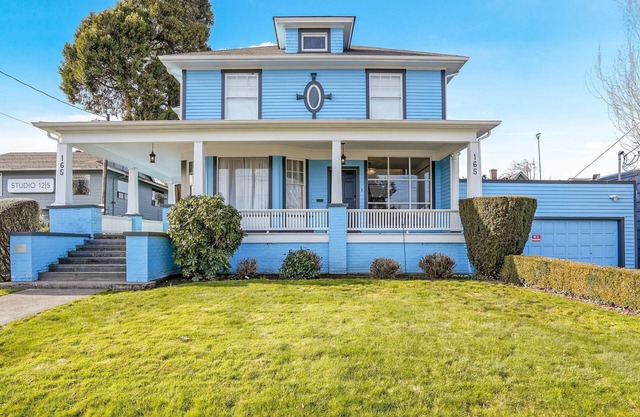 Month to Month Blue Haven Historical Home Downtown Salem Oregon