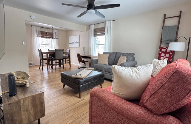 Monthly Discount! Comfy 3BR Close to Everything!
